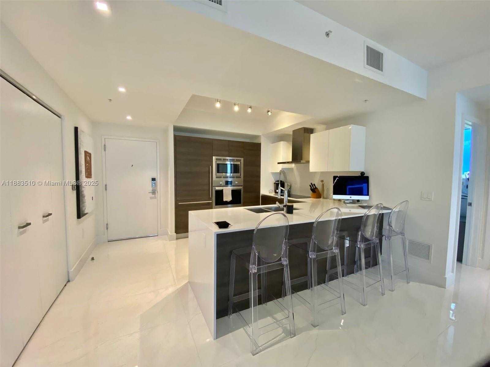 Small Image of 301 ALTARA AVE #701, Coral Gables Number 11