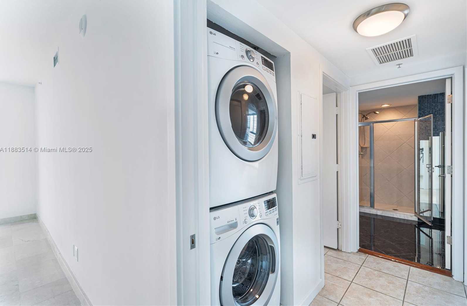 Small Image of 325 SOUTH BISCAYNE BLVD #4115, Miami Number 11