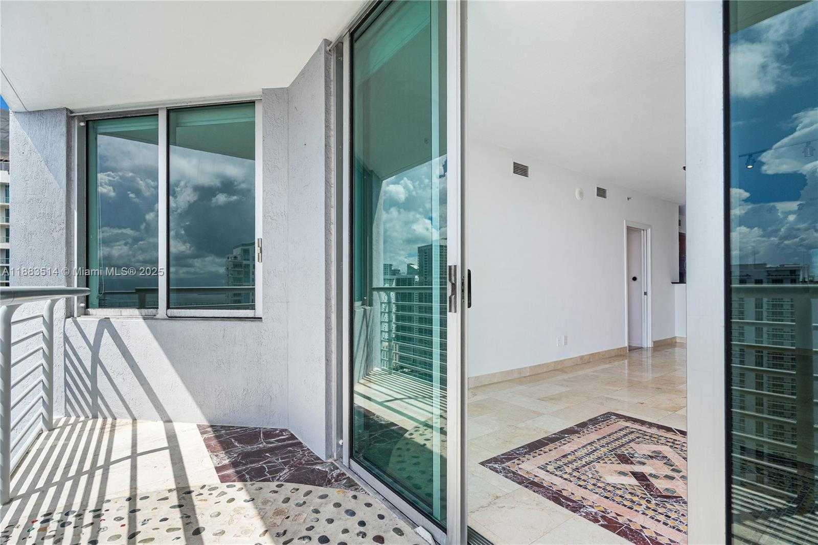 Small Image of 325 SOUTH BISCAYNE BLVD #4115, Miami Number 25