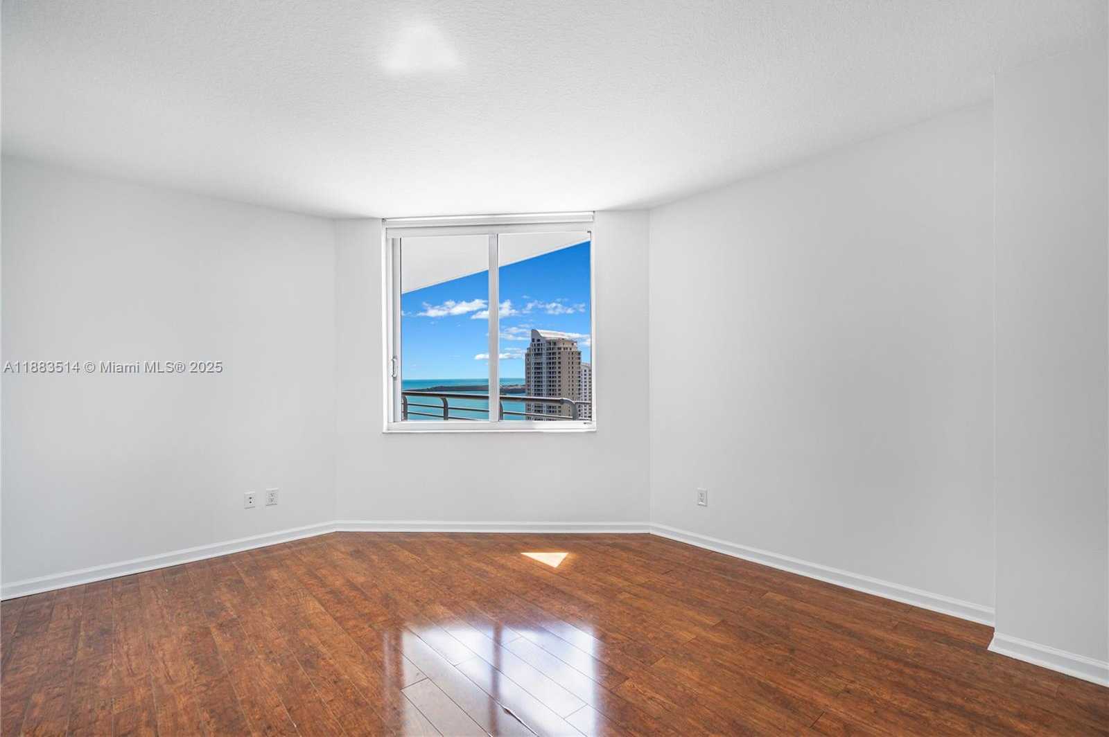 Small Image of 325 SOUTH BISCAYNE BLVD #4115, Miami Number 3
