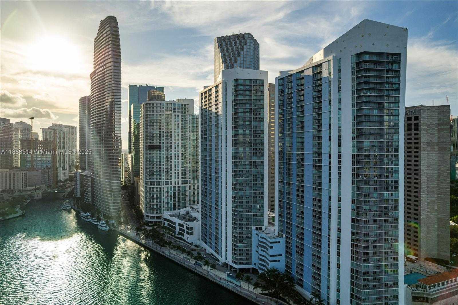 Small Image of 325 SOUTH BISCAYNE BLVD #4115, Miami Number 31