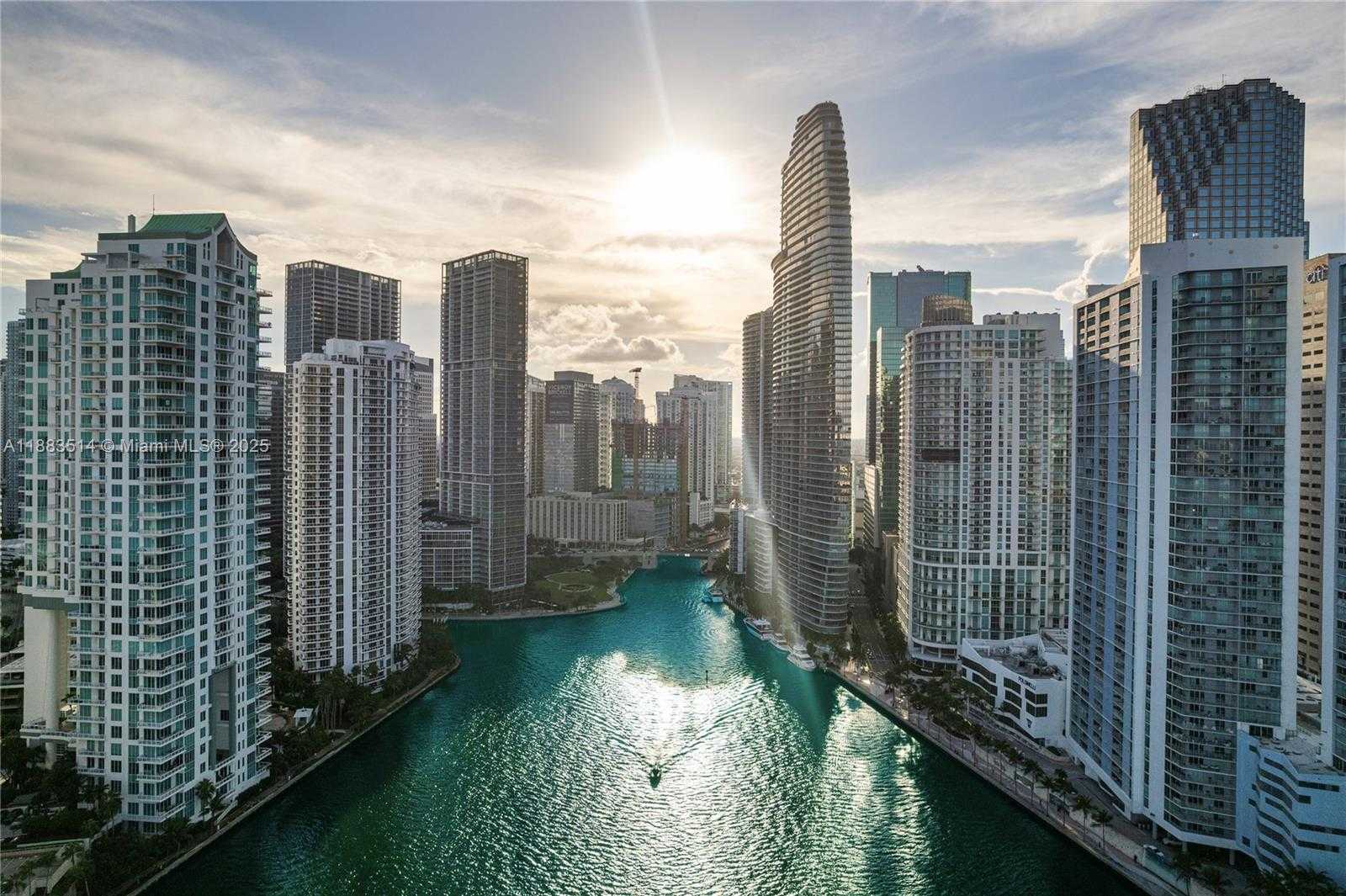 Small Image of 325 SOUTH BISCAYNE BLVD #4115, Miami Number 34
