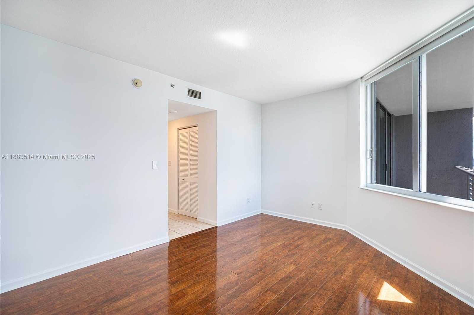 Small Image of 325 SOUTH BISCAYNE BLVD #4115, Miami Number 4