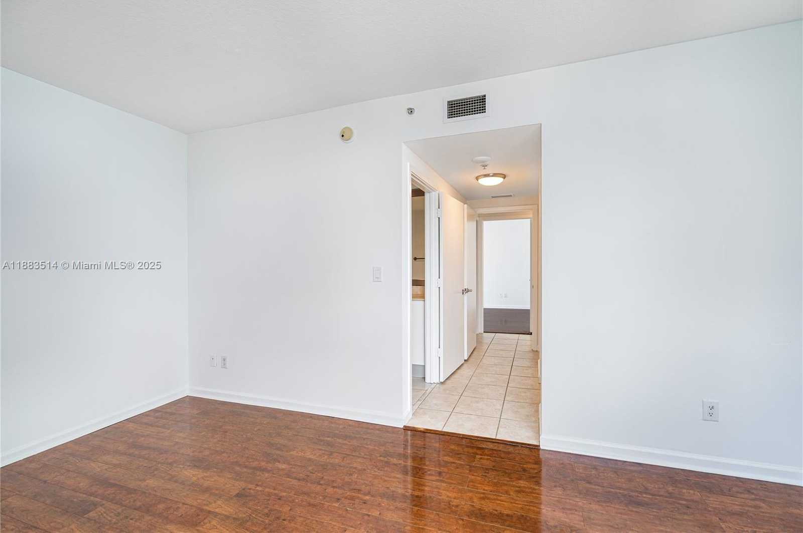 Small Image of 325 SOUTH BISCAYNE BLVD #4115, Miami Number 5