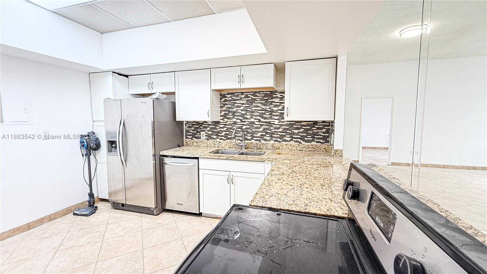 Small Image of 1351 NORTH EAST MIAMI GARDENS DR #1701E, Miami Number 4