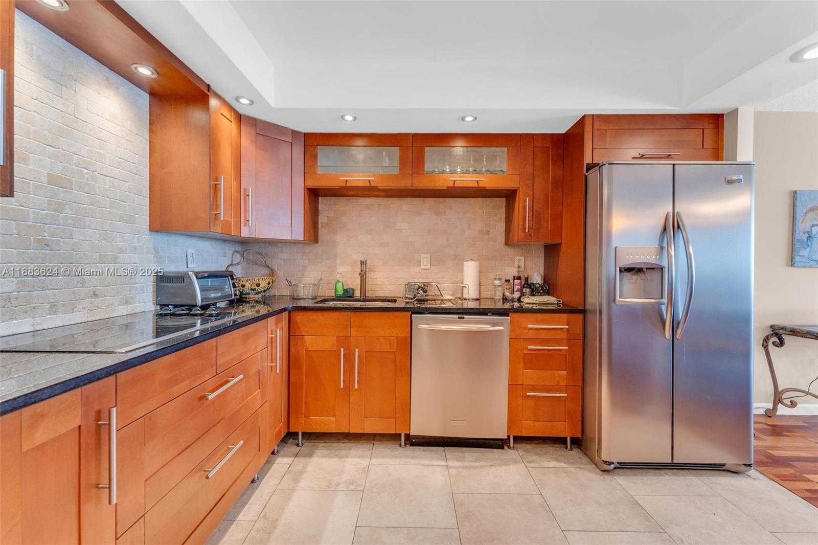 Small Image of 18021 BISCAYNE BLVD #1503, Aventura Number 10