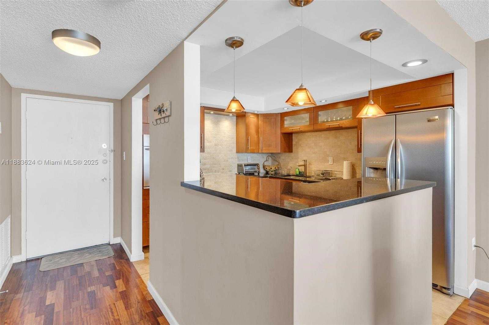Small Image of 18021 BISCAYNE BLVD #1503, Aventura Number 25