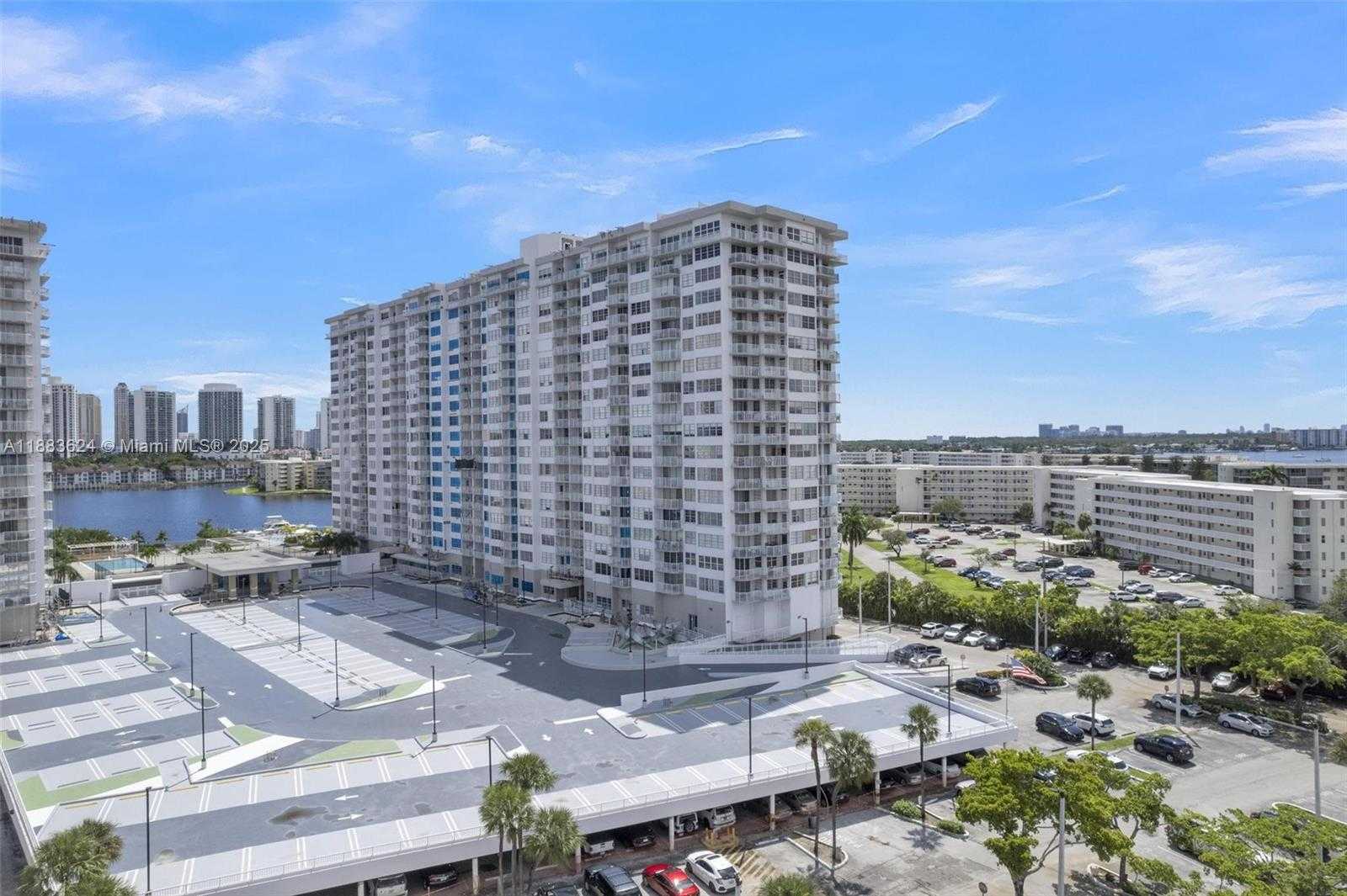 Small Image of 18021 BISCAYNE BLVD #1503, Aventura Number 42