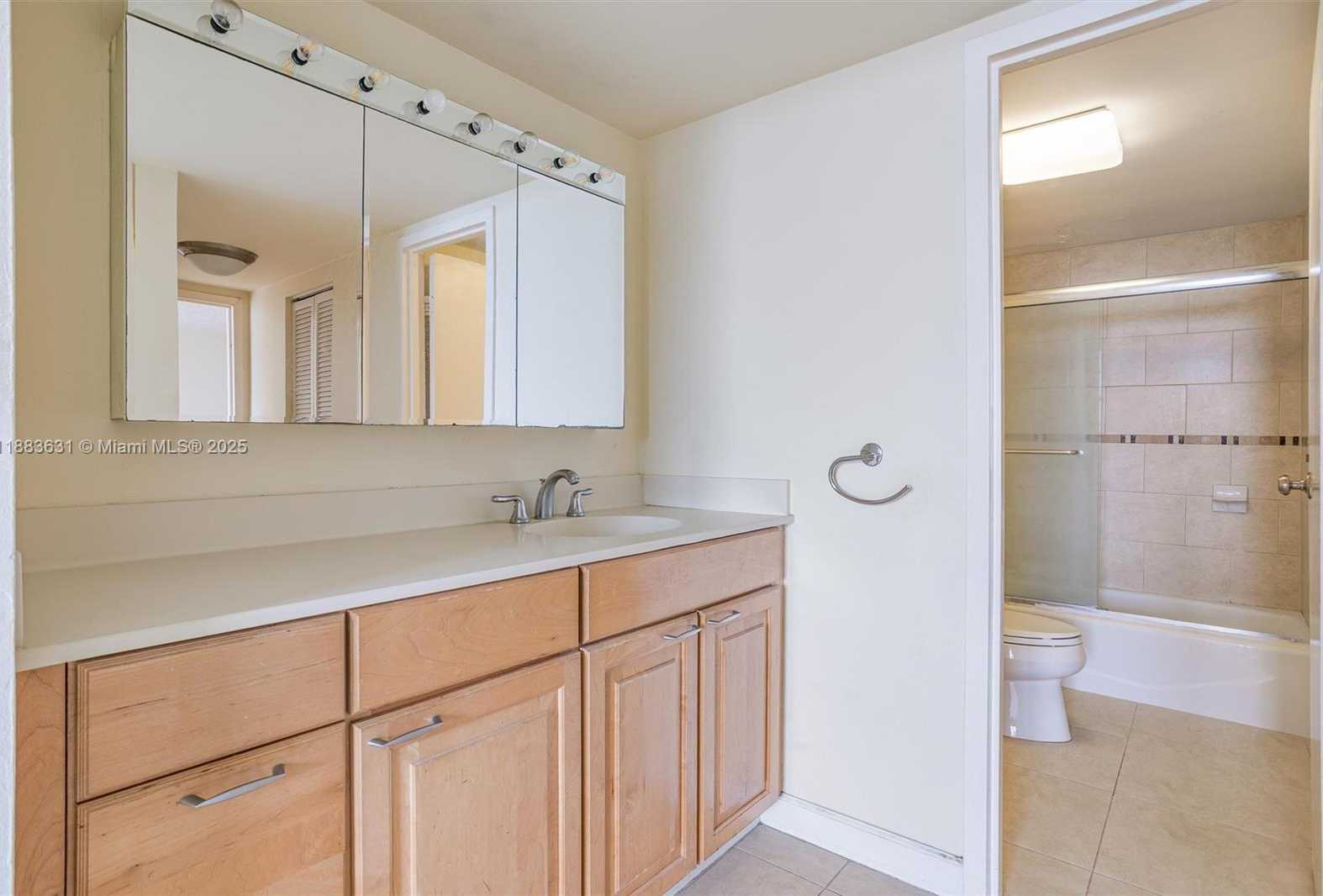 Small Image of 2333 BRICKELL AVE #1207, Miami Number 17