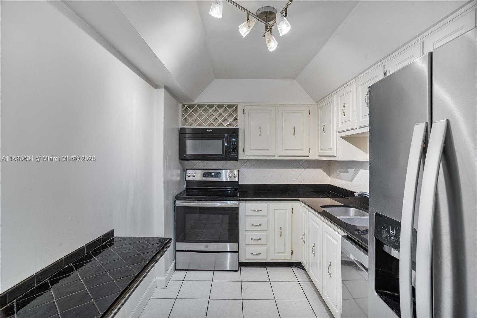 Small Image of 2333 BRICKELL AVE #1207, Miami Number 9