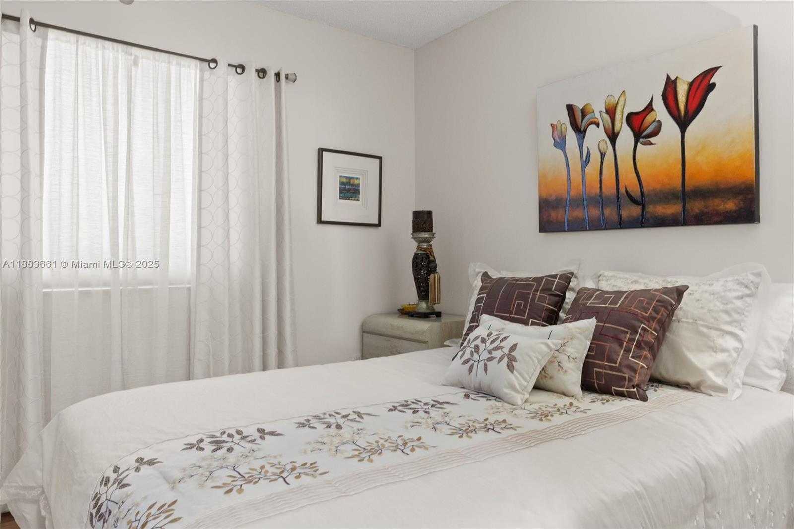 Small Image of 18260 NORTH BAY RD #516, Sunny Isles Beach Number 9