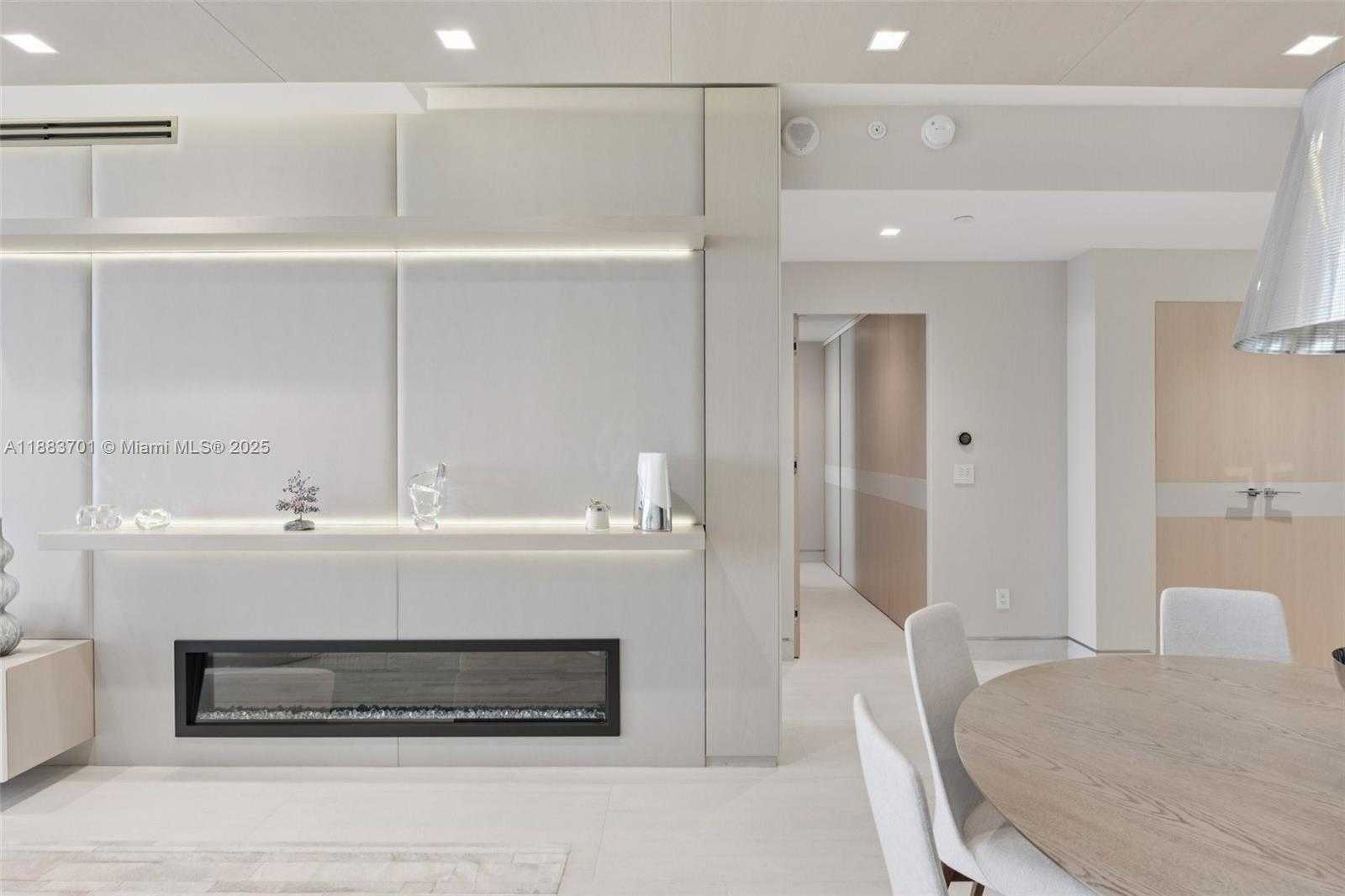 Small Image of 10201 COLLINS AVE #1503, Bal Harbour Number 23