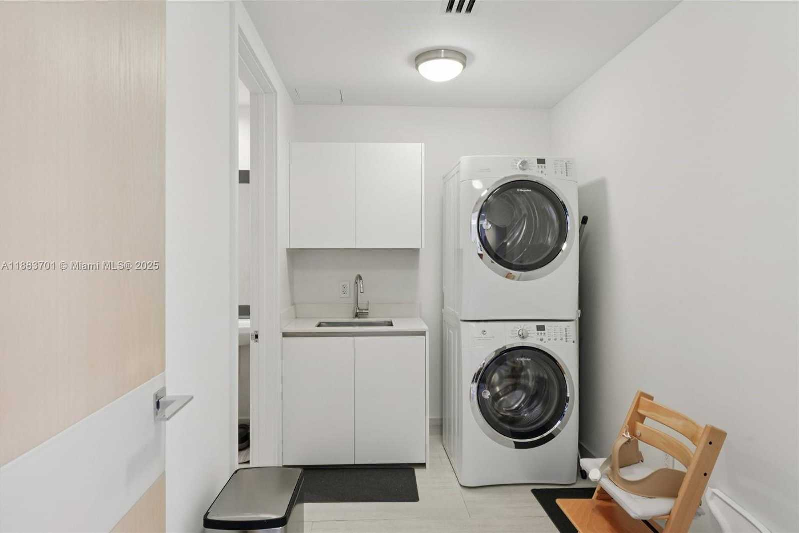 Small Image of 10201 COLLINS AVE #1503, Bal Harbour Number 30