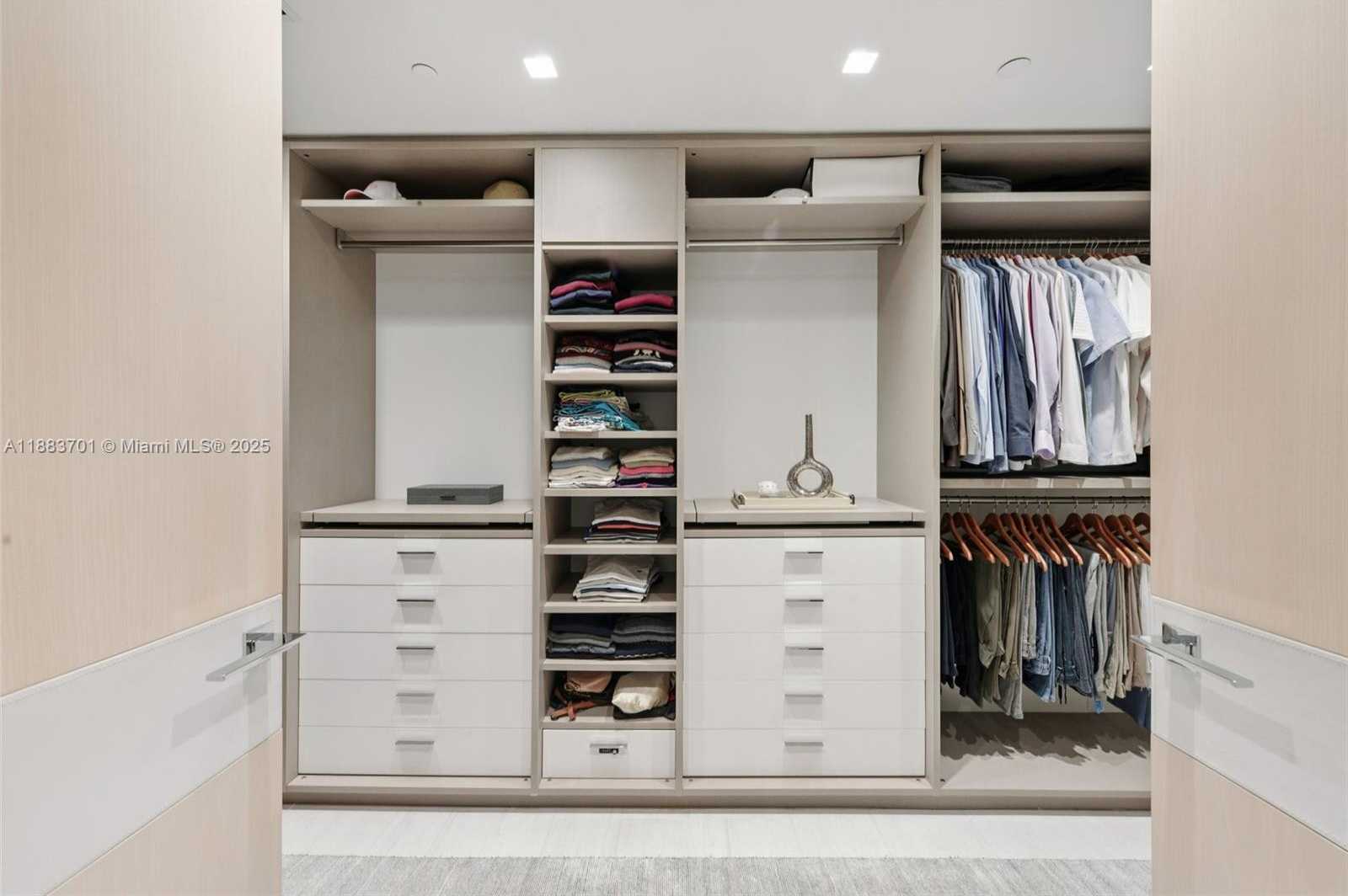 Small Image of 10201 COLLINS AVE #1503, Bal Harbour Number 35