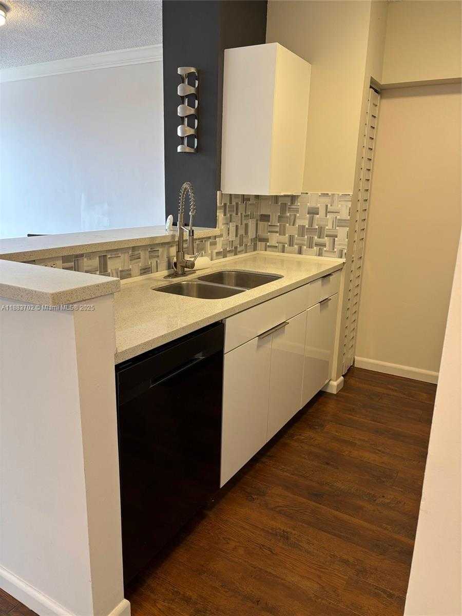 Small Image of 1900 VAN BUREN ST #320B, Hollywood Number 11