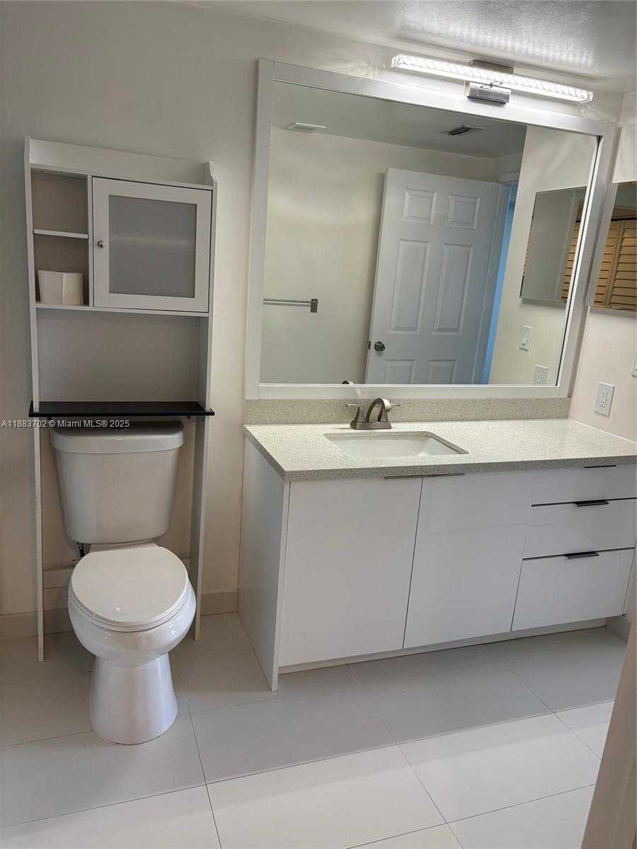 Small Image of 1900 VAN BUREN ST #320B, Hollywood Number 15