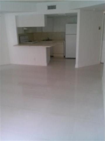 Small Image of 8290 LAKE DR #250, Doral Number 10