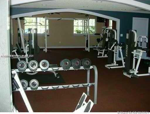 Small Image of 8290 LAKE DR #250, Doral Number 13