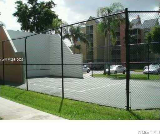 Small Image of 8290 LAKE DR #250, Doral Number 16