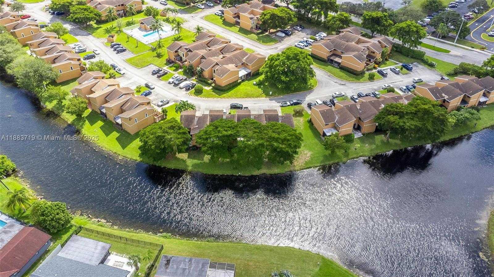 Small Image of 8101 NORTH WEST 71ST CT, Tamarac Number 27