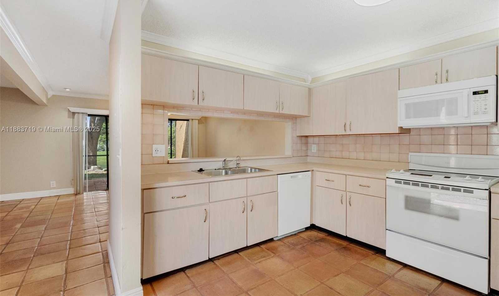 Small Image of 8101 NORTH WEST 71ST CT, Tamarac Number 8