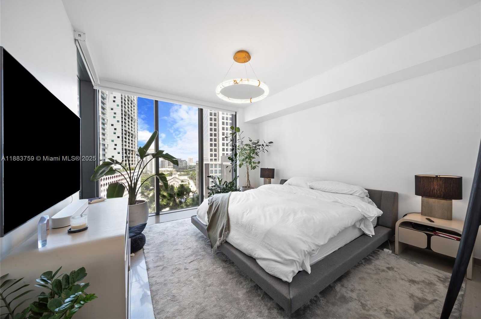 Small Image of 68 SOUTH EAST 6TH ST #811, Miami Number 11