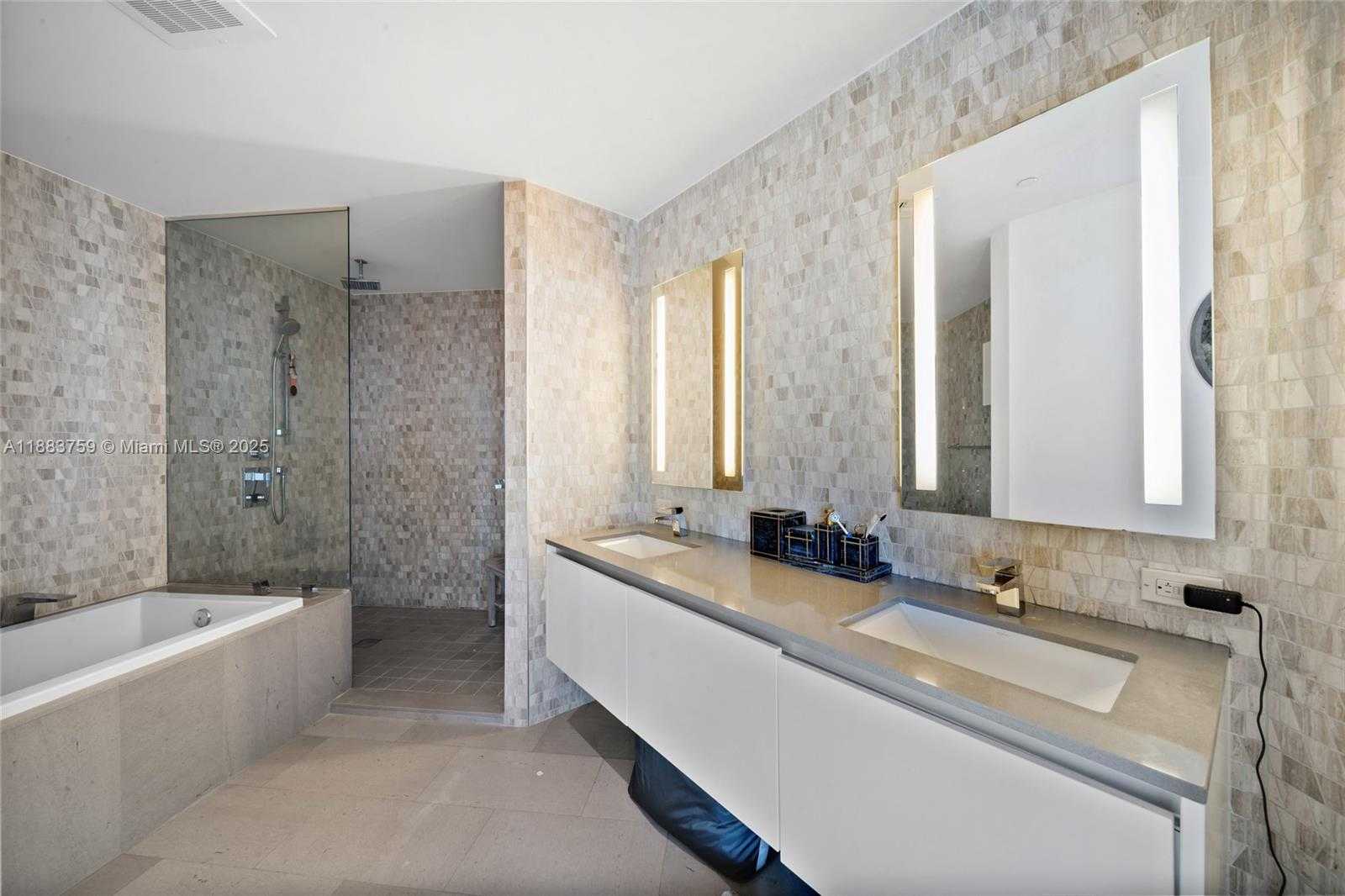 Small Image of 68 SOUTH EAST 6TH ST #811, Miami Number 13