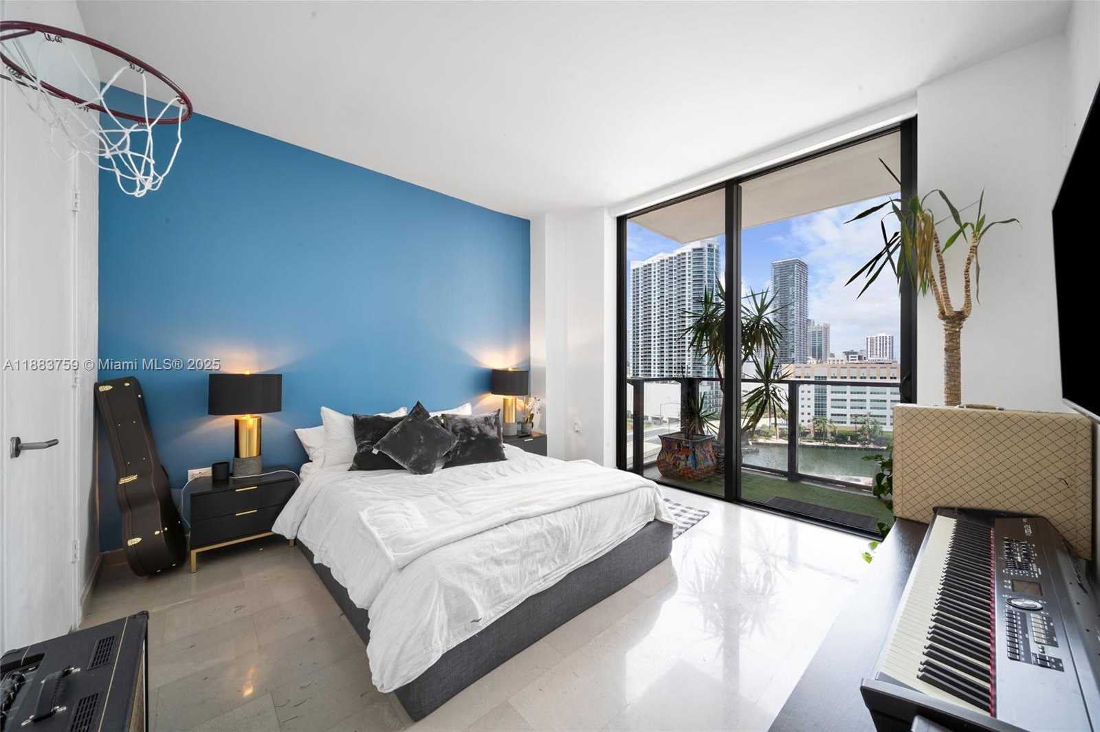 Small Image of 68 SOUTH EAST 6TH ST #811, Miami Number 15