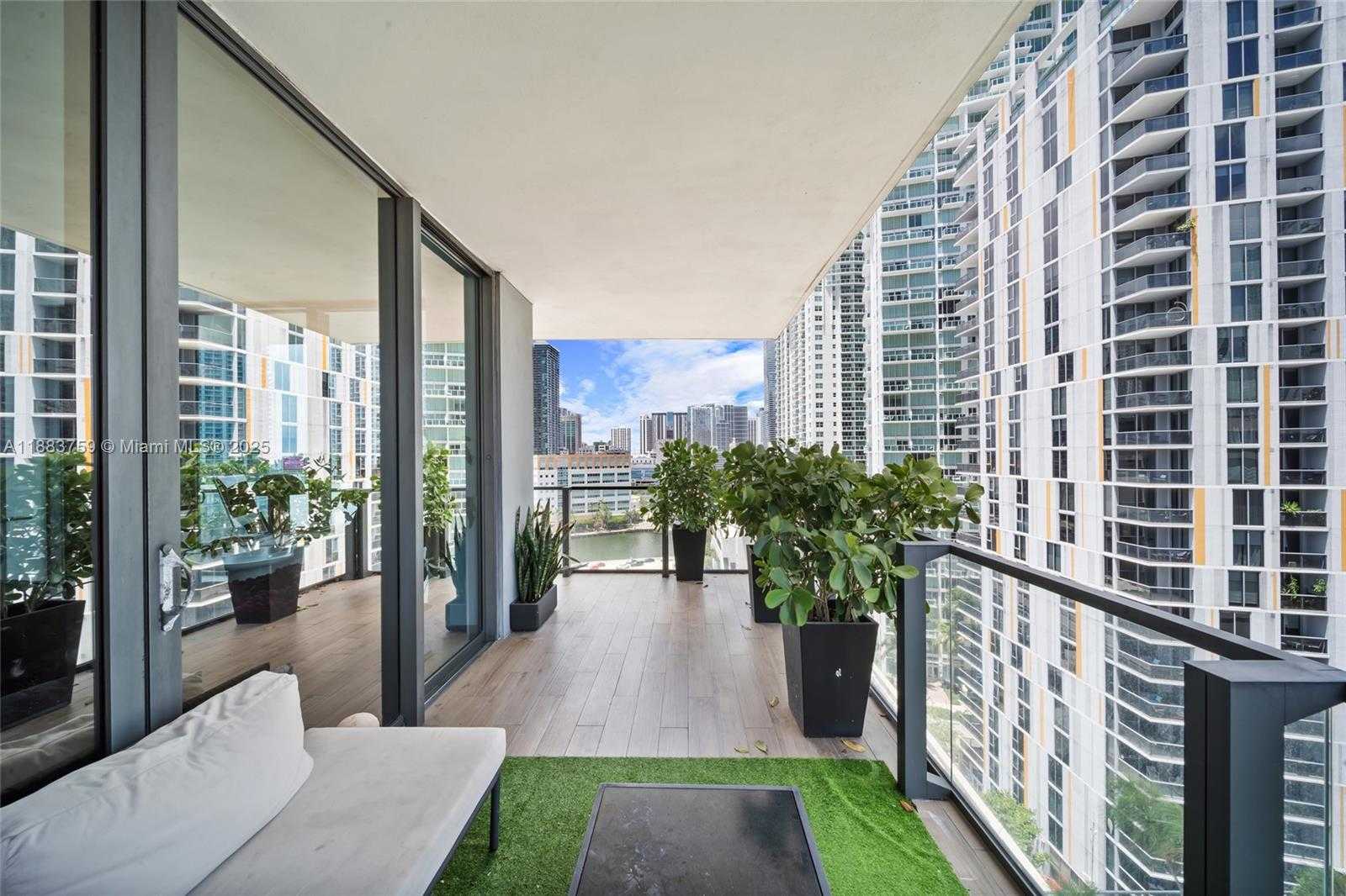 Small Image of 68 SOUTH EAST 6TH ST #811, Miami Number 19