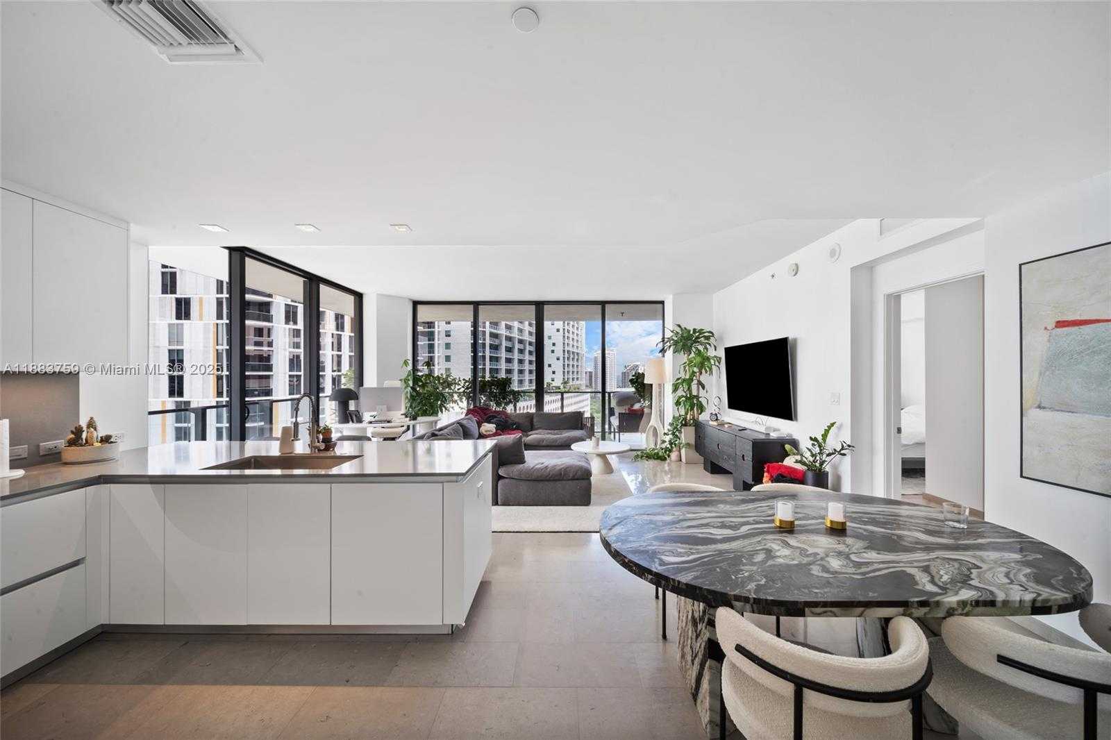 Small Image of 68 SOUTH EAST 6TH ST #811, Miami Number 7