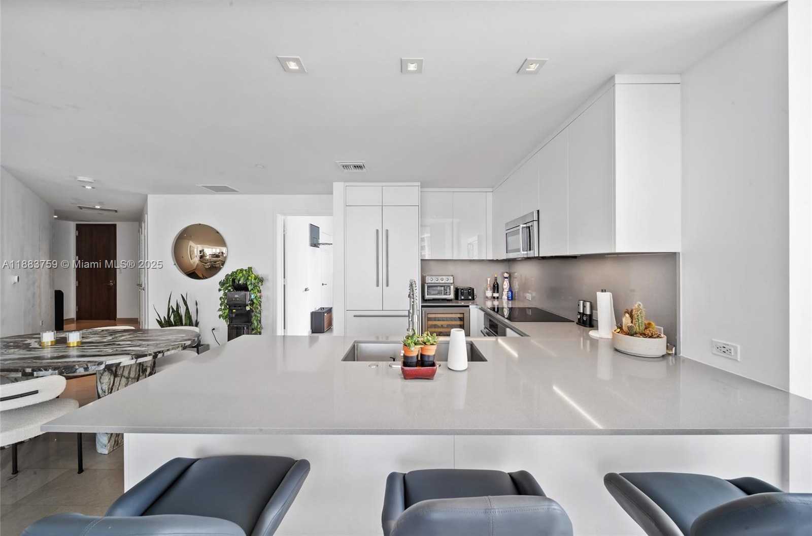 Small Image of 68 SOUTH EAST 6TH ST #811, Miami Number 8