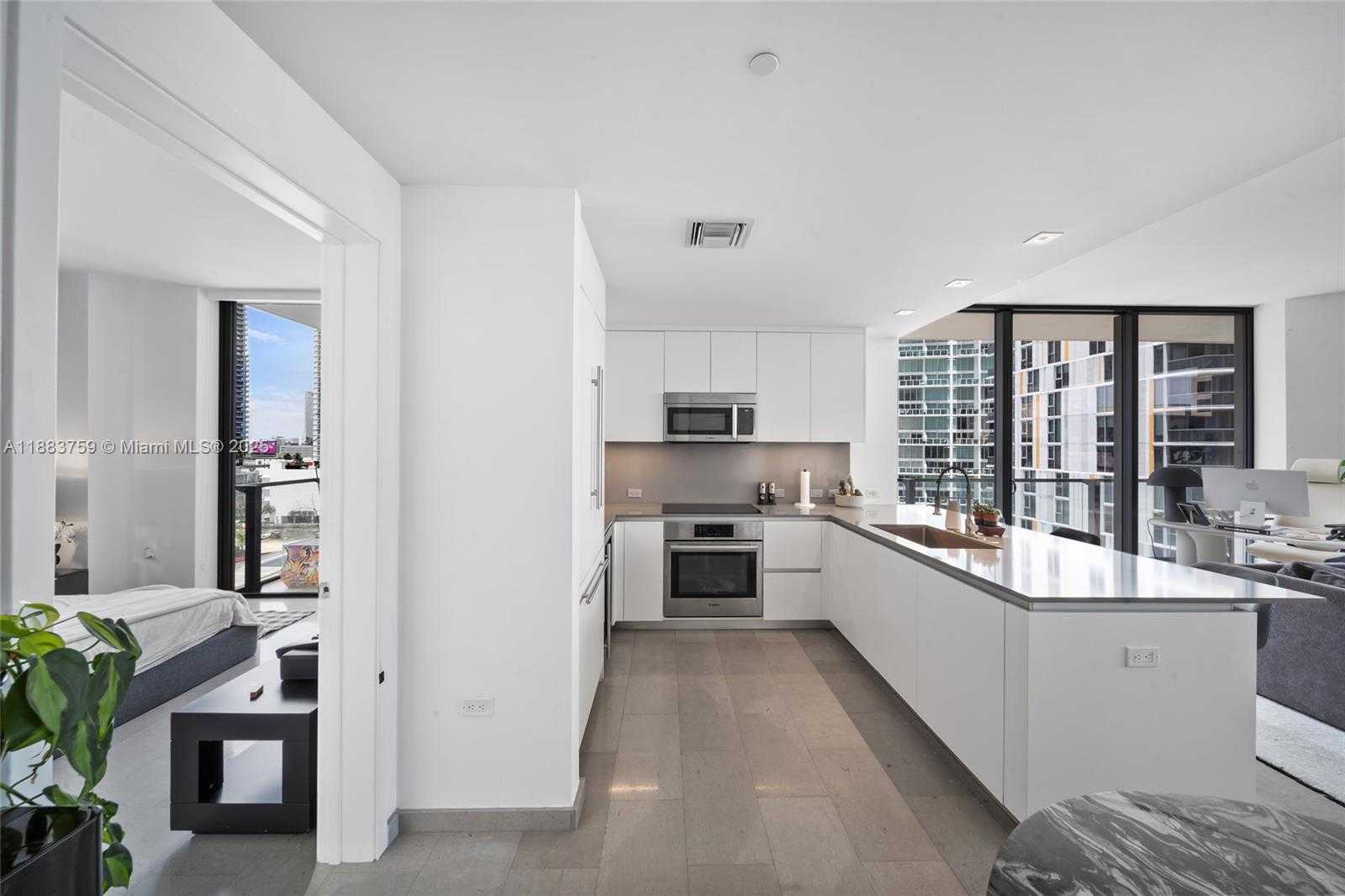 Small Image of 68 SOUTH EAST 6TH ST #811, Miami Number 9