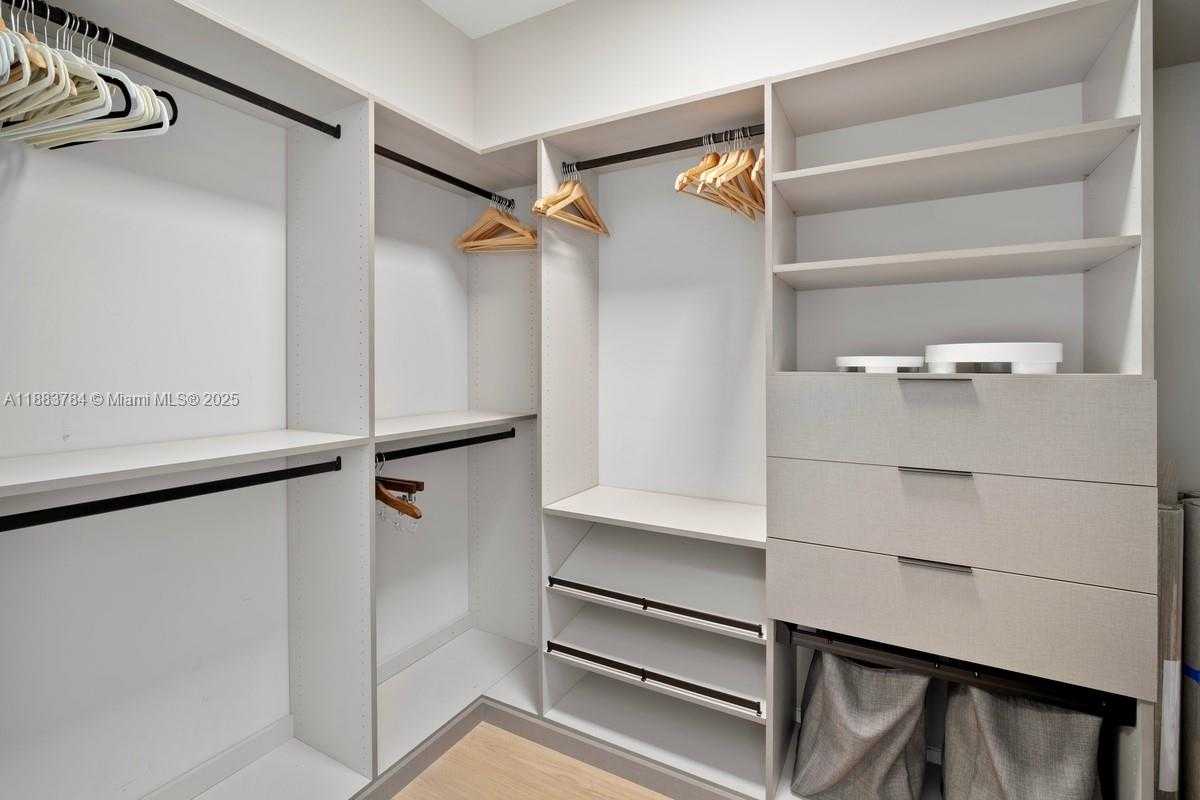 Small Image of 65 NORTH SHORE DR #31C, Miami Beach Number 10