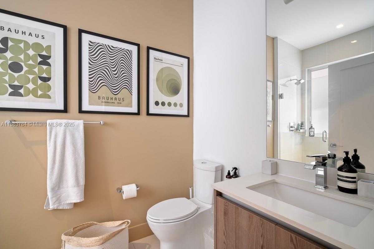 Small Image of 65 NORTH SHORE DR #31C, Miami Beach Number 9