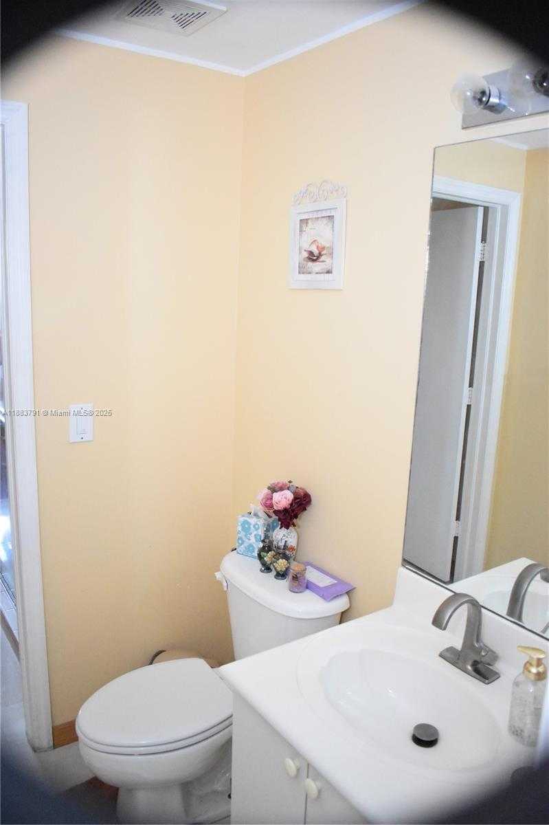Small Image of 6540 NORTH WEST 114TH AVE #1426, Doral Number 16