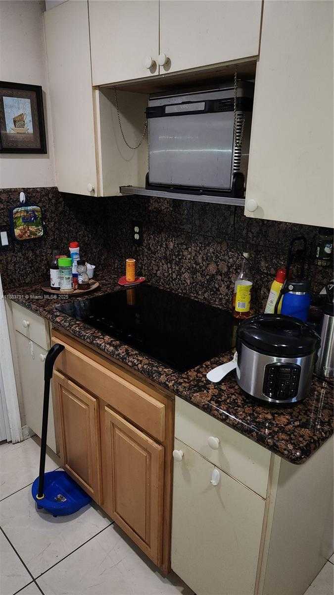Small Image of 6540 NORTH WEST 114TH AVE #1426, Doral Number 17