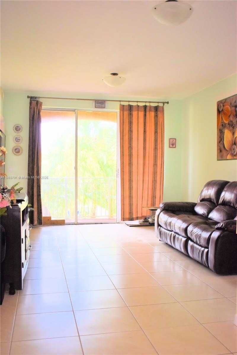 Small Image of 6540 NORTH WEST 114TH AVE #1426, Doral Number 4