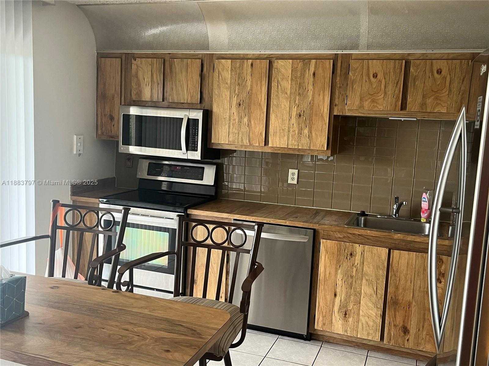 Small Image of 17000 NORTH WEST 67TH AVE #335, Hialeah Number 12