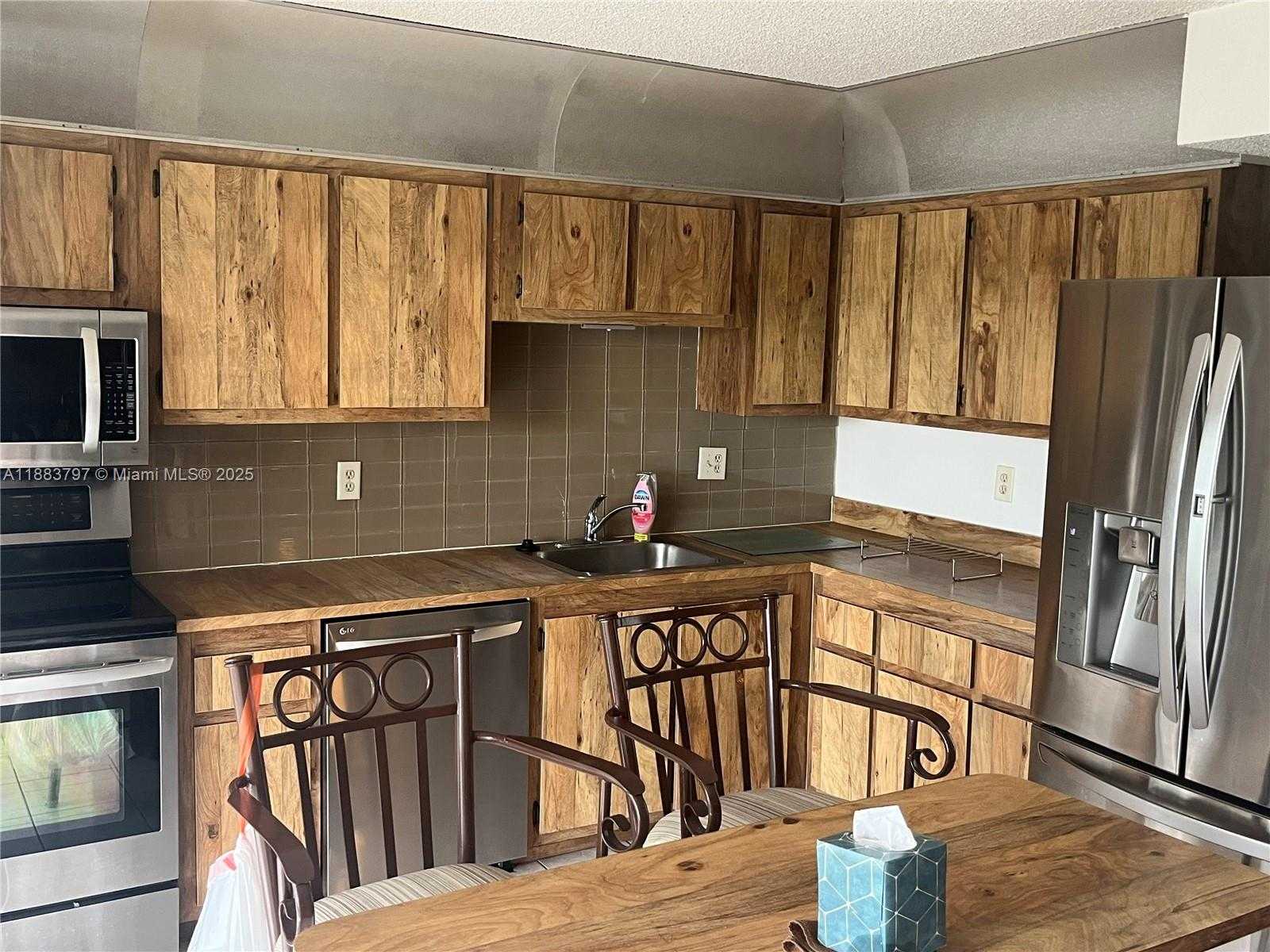 Small Image of 17000 NORTH WEST 67TH AVE #335, Hialeah Number 13