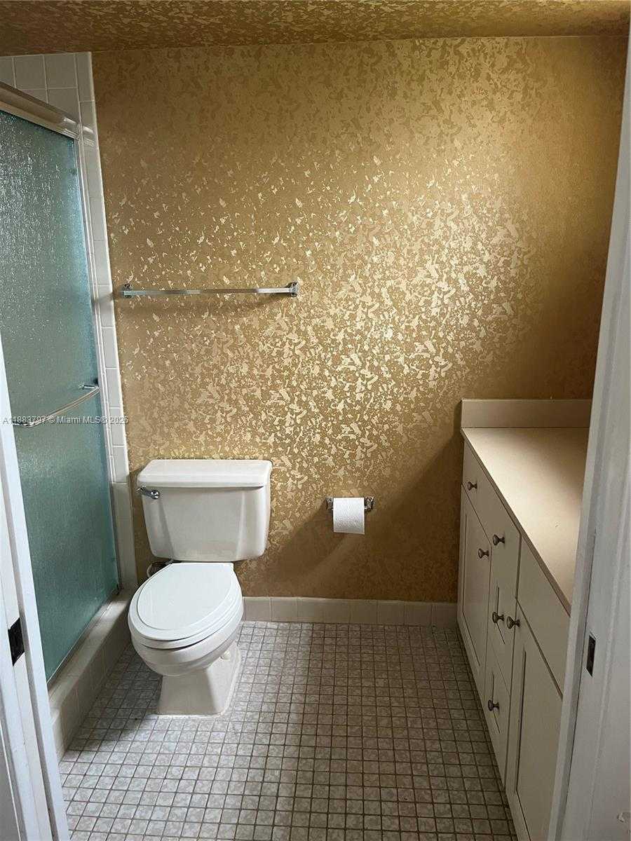 Small Image of 17000 NORTH WEST 67TH AVE #335, Hialeah Number 20