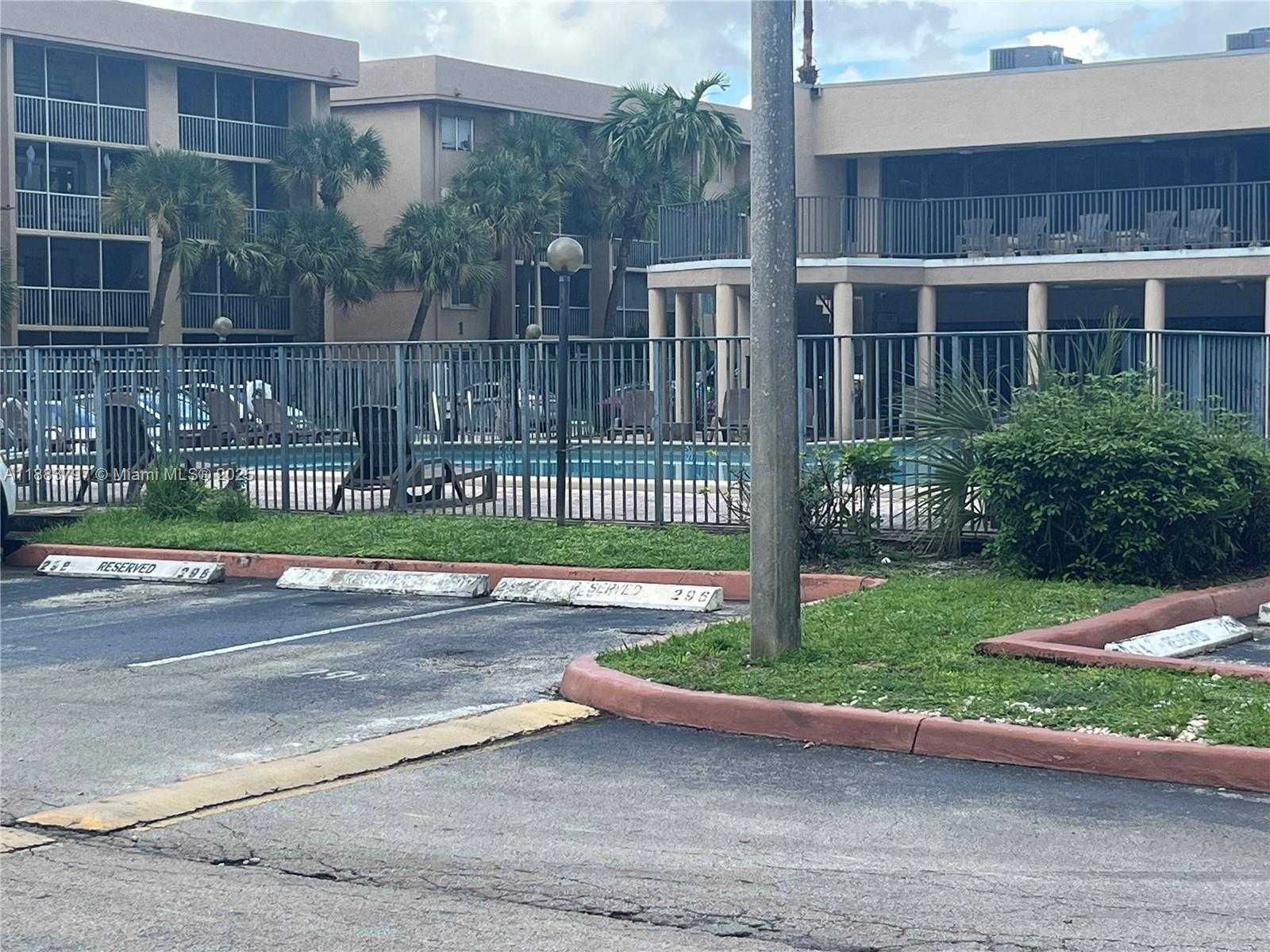 Small Image of 17000 NORTH WEST 67TH AVE #335, Hialeah Number 30