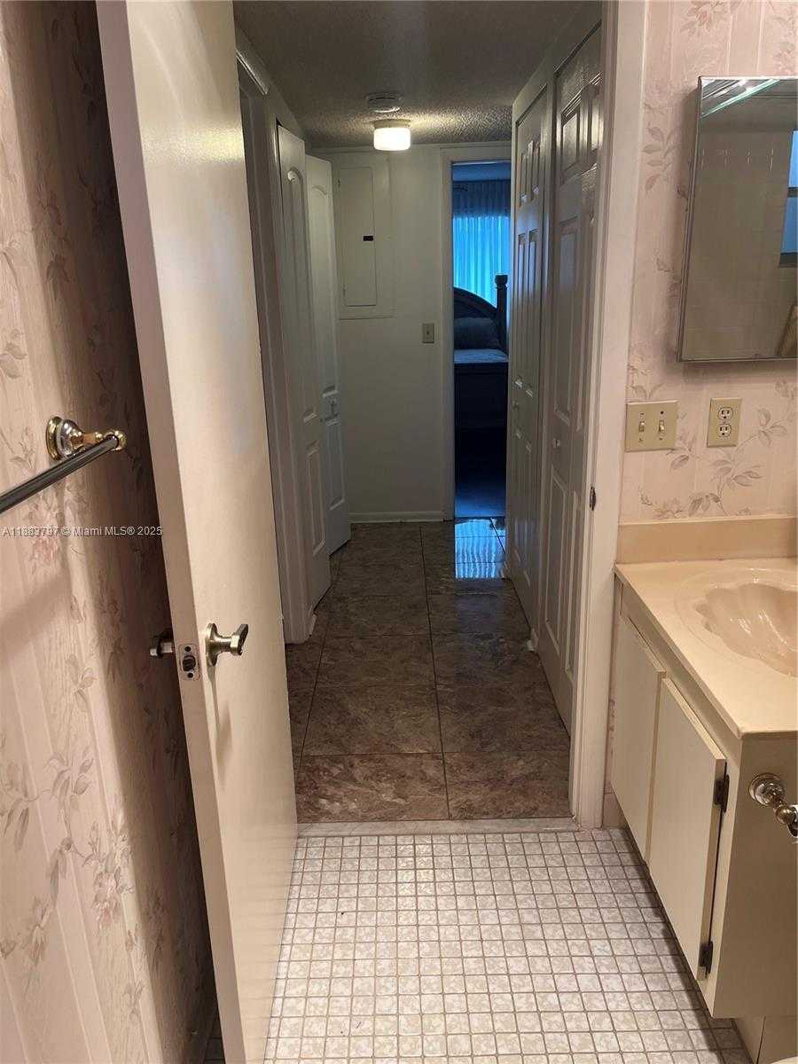 Small Image of 17000 NORTH WEST 67TH AVE #335, Hialeah Number 33