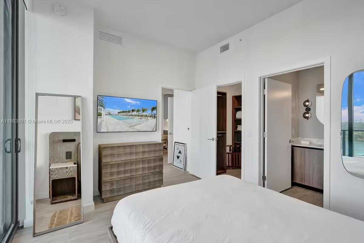 Small Image of 580 72 ST #1804, Miami Beach Number 13