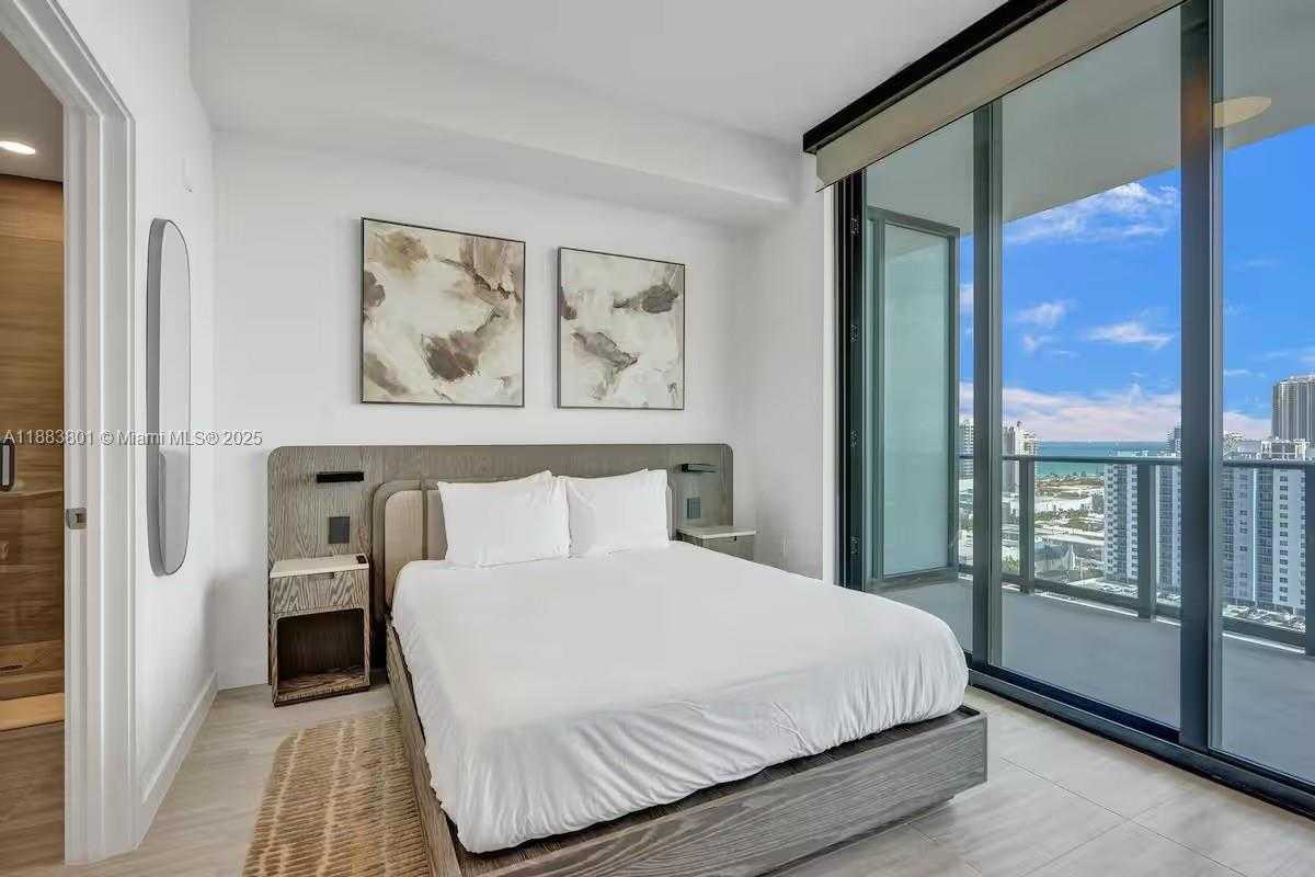 Small Image of 580 72 ST #1804, Miami Beach Number 9