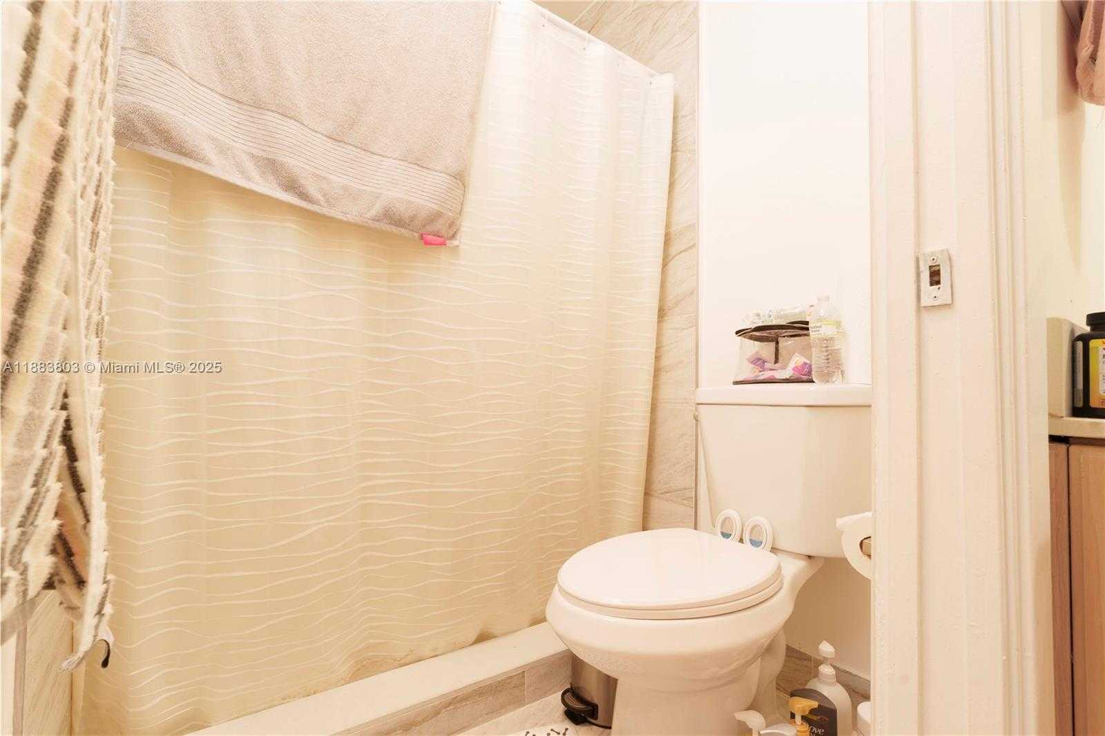 Small Image of 9725 HAMMOCKS BLVD #108F, Miami Number 15