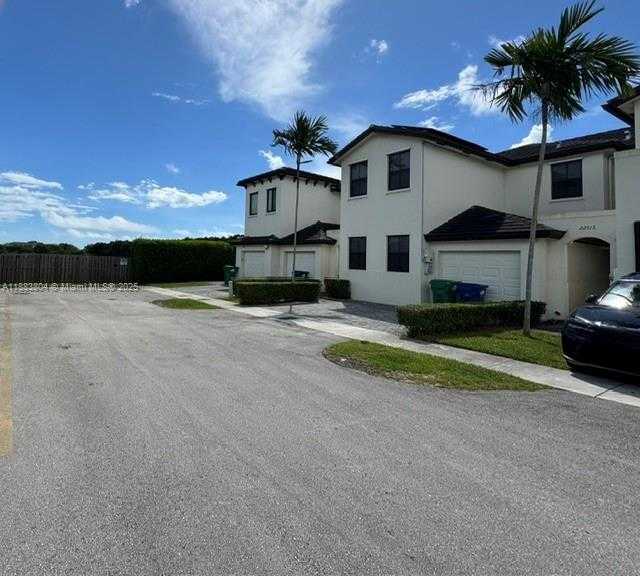 Small Image of 22509 SOUTH WEST 102ND AVE, Miami Number 2