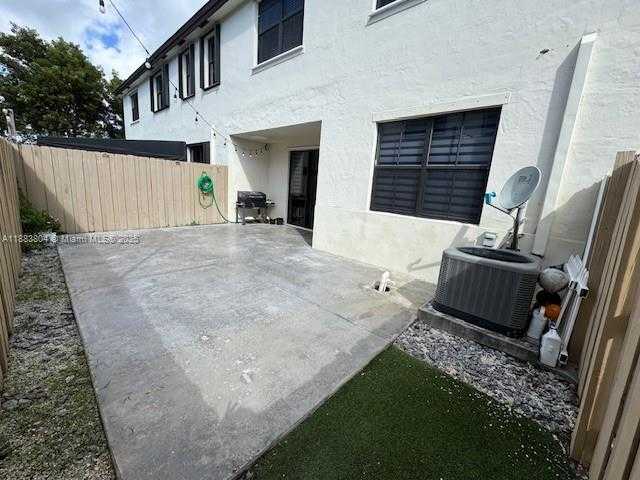 Small Image of 22509 SOUTH WEST 102ND AVE, Miami Number 20