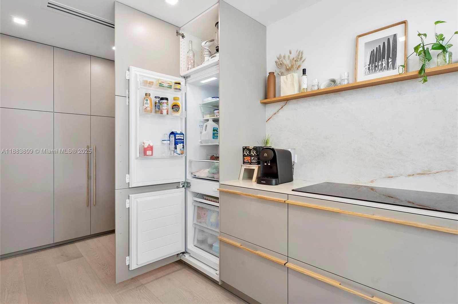 Small Image of 1390 OCEAN DR #202, Miami Beach Number 21
