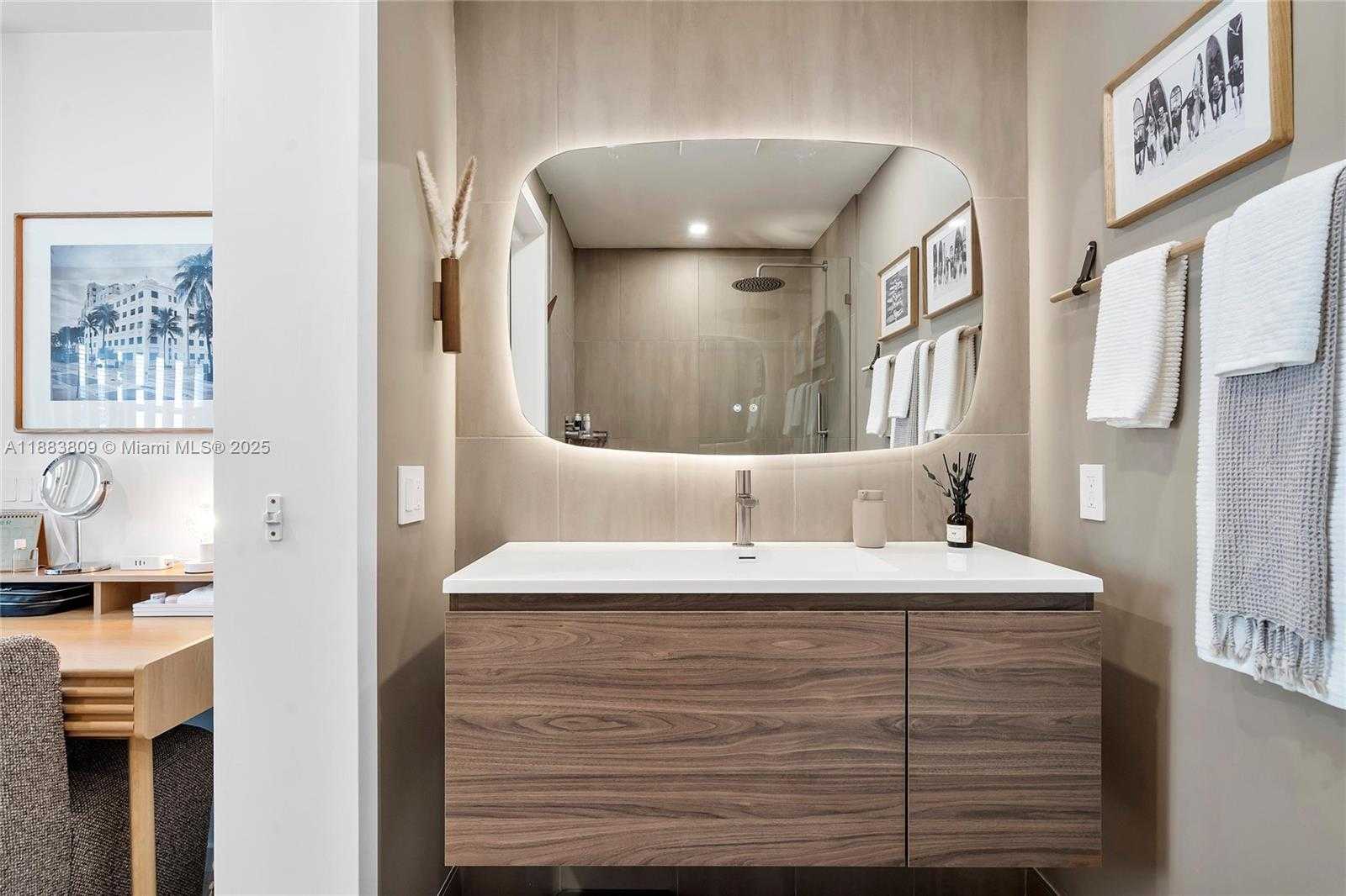 Small Image of 1390 OCEAN DR #202, Miami Beach Number 33