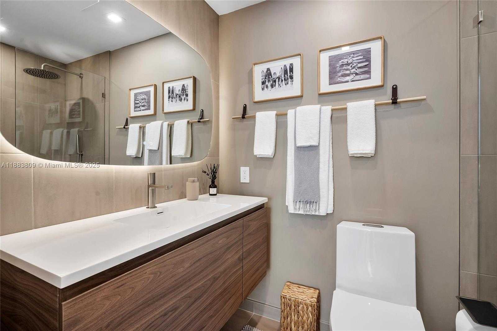 Small Image of 1390 OCEAN DR #202, Miami Beach Number 35